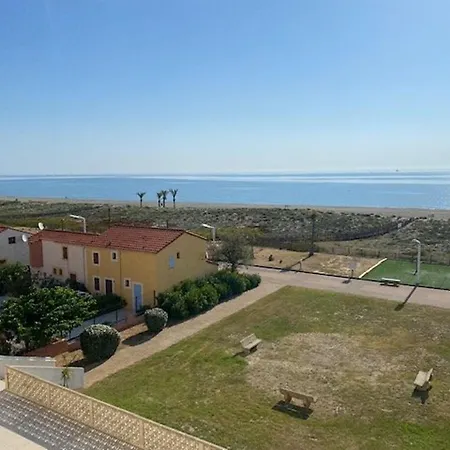 T3 Avec Terrasse, Ascenseur Et Parking Au Barcares Pres De La - Fr-1-782-13 Apartmán Le Barcarès
